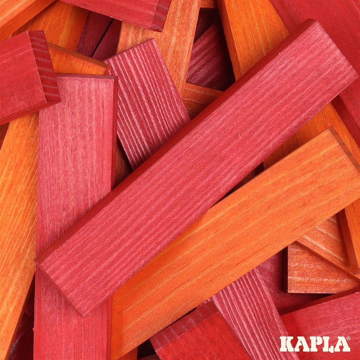 KAPLA® Holzbausteine Roten und Orangen Steinen im Holzkasten 40 Steine mit Kunstband No. 22